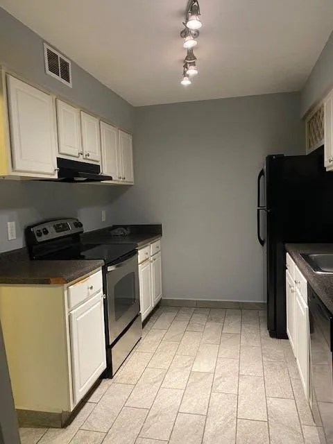 5157 Roswell Road Unit 6, Atlanta, Georgia 30342, 1 Bedroom Bedrooms, ,1 BathroomBathrooms,Residential,Sold,5157 Roswell Road Unit 6,6802309