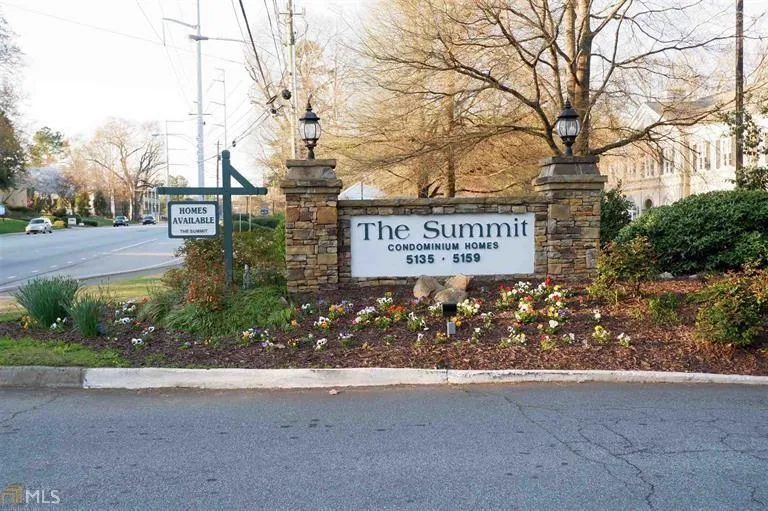 5157 Roswell Road Unit 6, Atlanta, Georgia 30342, 1 Bedroom Bedrooms, ,1 BathroomBathrooms,Residential,Sold,5157 Roswell Road Unit 6,6802309