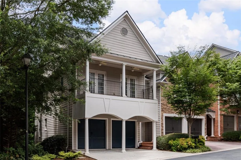 5450 Battery Lane, Sandy Springs, Georgia 30342, 4 Bedrooms Bedrooms, ,3 BathroomsBathrooms,Residential,Sold,5450 Battery Lane,6916918