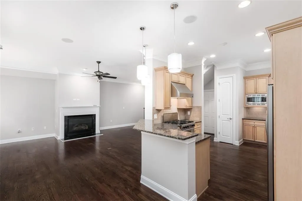 5450 Battery Lane, Sandy Springs, Georgia 30342, 4 Bedrooms Bedrooms, ,3 BathroomsBathrooms,Residential,Sold,5450 Battery Lane,6916918