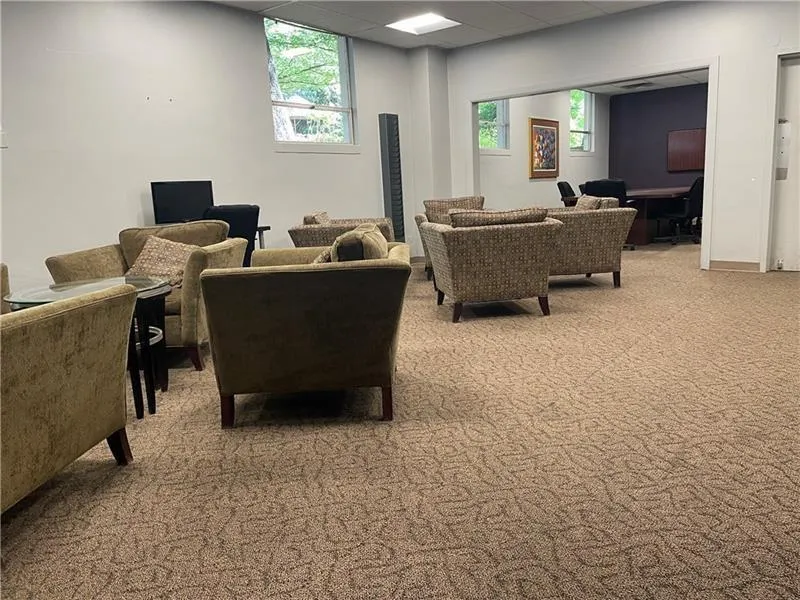 Owners Library and Meeting Room