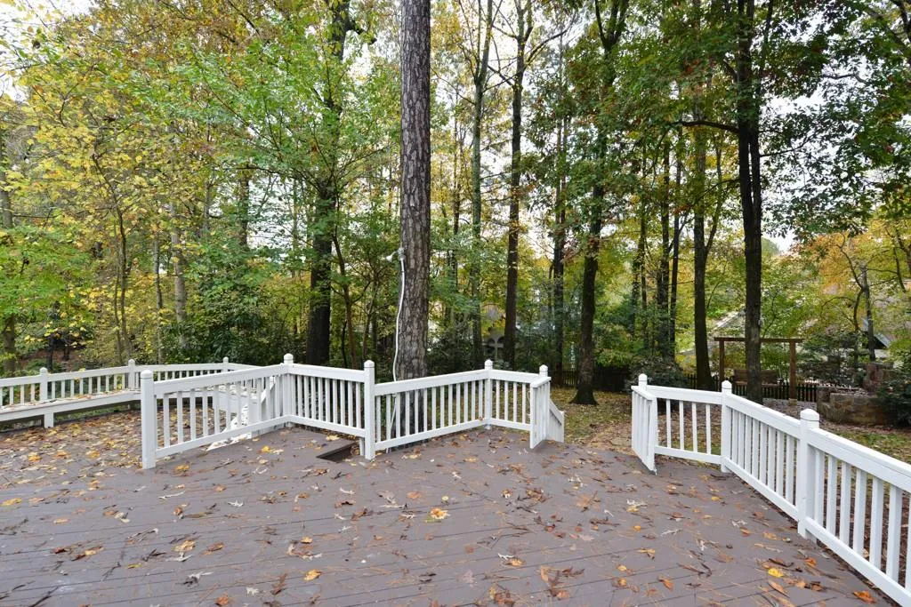 225 Brackenwood Circle, Sandy Springs, Georgia 30328, 5 Bedrooms Bedrooms, ,3 BathroomsBathrooms,Residential,Sold,225 Brackenwood Circle,5615420