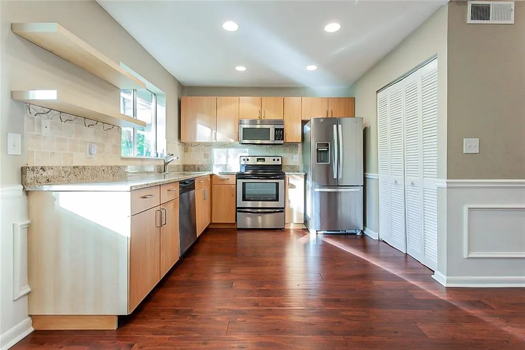 7351 Cardigan Circle, Atlanta, Georgia 30328, 4 Bedrooms Bedrooms, ,3 BathroomsBathrooms,Residential,Sold,7351 Cardigan Circle,6879527