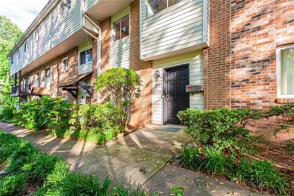 7351 Cardigan Circle, Atlanta, Georgia 30328, 4 Bedrooms Bedrooms, ,3 BathroomsBathrooms,Residential,Sold,7351 Cardigan Circle,6879527