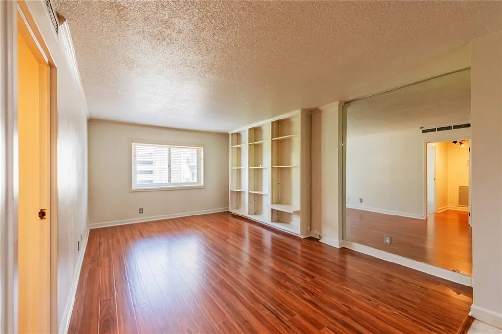 2285 Peachtree Road Ne Unit 604, Atlanta, Georgia 30309, 1 Bedroom Bedrooms, ,1 BathroomBathrooms,Residential,For Sale,2285 Peachtree Road Ne Unit 604,7557376