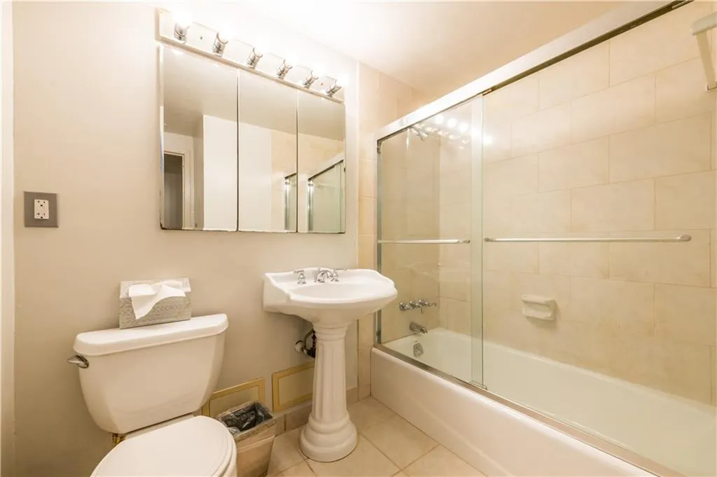 2285 Peachtree Road Ne Unit 604, Atlanta, Georgia 30309, 1 Bedroom Bedrooms, ,1 BathroomBathrooms,Residential,For Sale,2285 Peachtree Road Ne Unit 604,7557376