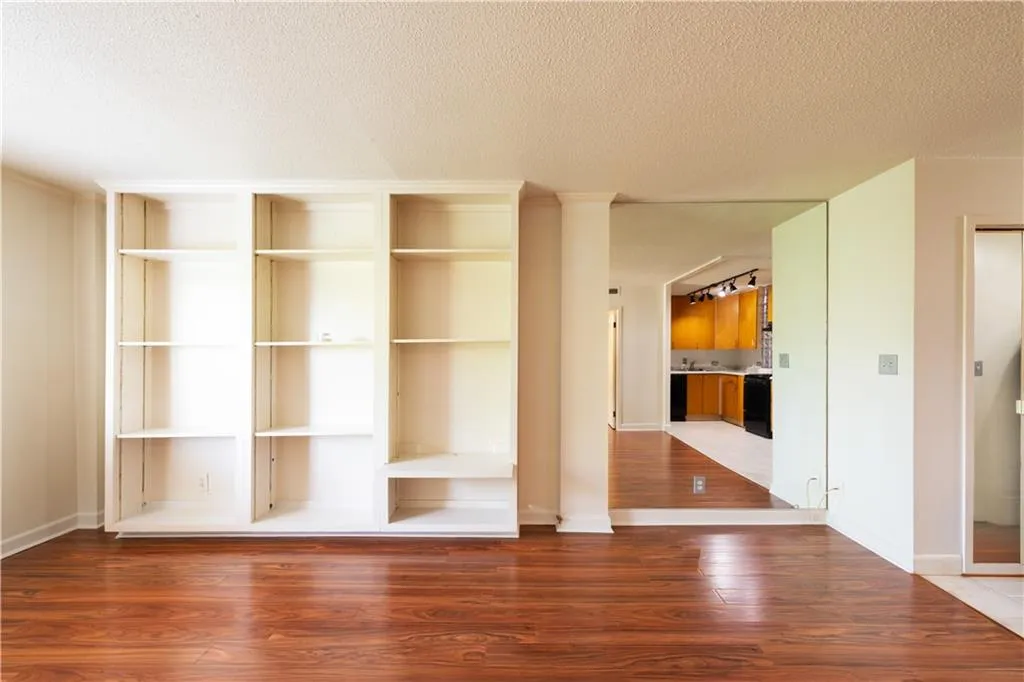 2285 Peachtree Road Ne Unit 604, Atlanta, Georgia 30309, 1 Bedroom Bedrooms, ,1 BathroomBathrooms,Residential,For Sale,2285 Peachtree Road Ne Unit 604,7557376