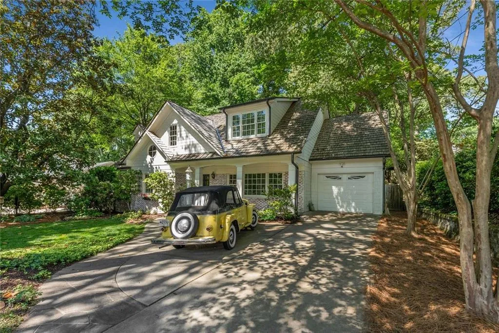 2517 Birchwood Drive Ne, Atlanta, Georgia 30305, 3 Bedrooms Bedrooms, ,4 BathroomsBathrooms,Residential,For Sale,2517 Birchwood Drive Ne,7578653