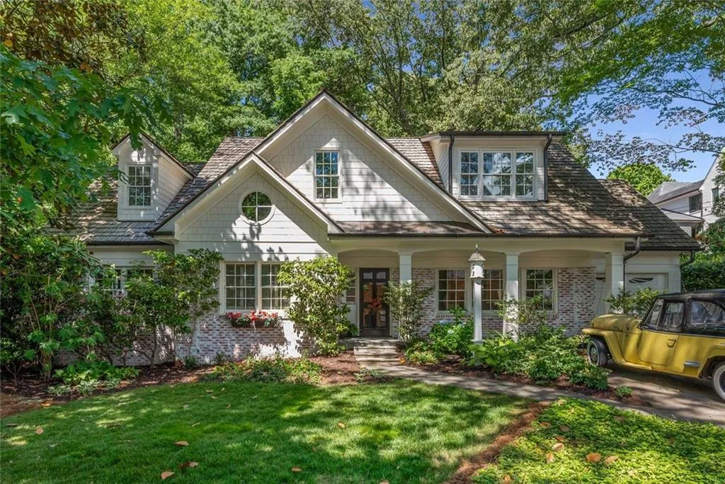 2517 Birchwood Drive Ne, Atlanta, Georgia 30305, 3 Bedrooms Bedrooms, ,4 BathroomsBathrooms,Residential,For Sale,2517 Birchwood Drive Ne,7578653