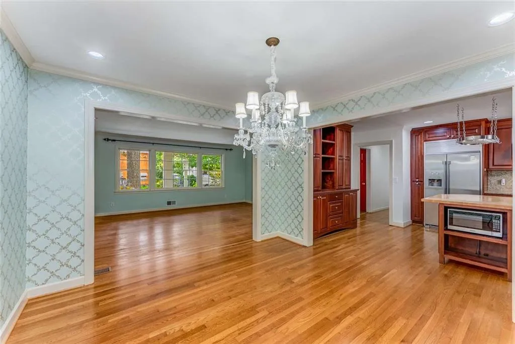 2517 Birchwood Drive Ne, Atlanta, Georgia 30305, 3 Bedrooms Bedrooms, ,4 BathroomsBathrooms,Residential,For Sale,2517 Birchwood Drive Ne,7578653