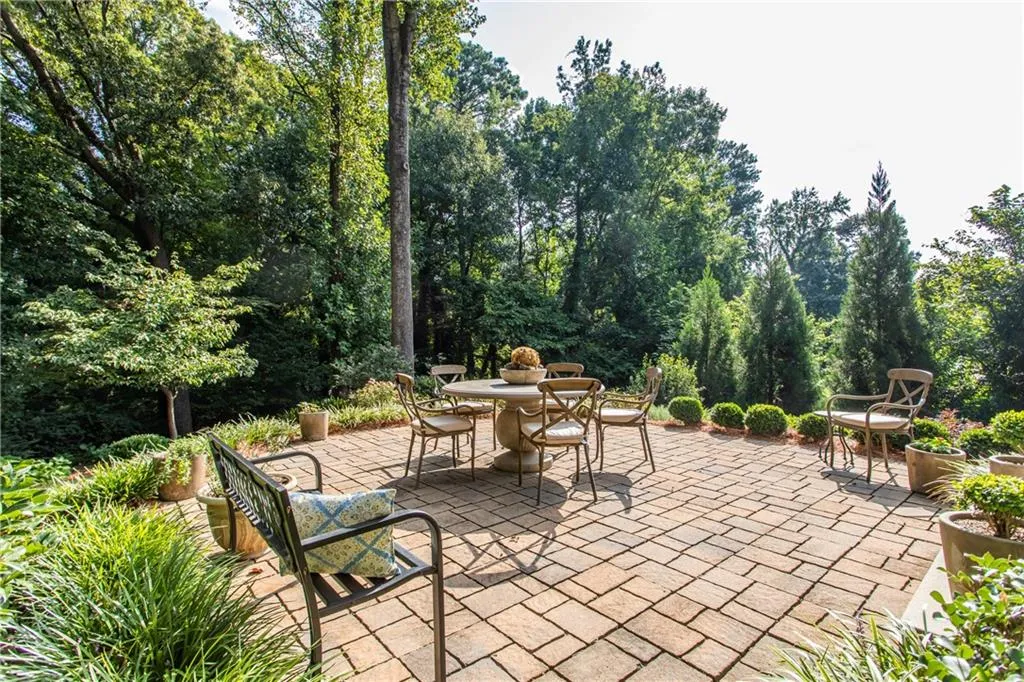 75 River Springs Drive, Atlanta, Georgia 30328, 4 Bedrooms Bedrooms, ,3 BathroomsBathrooms,Residential,Sold,75 River Springs Drive,6768896