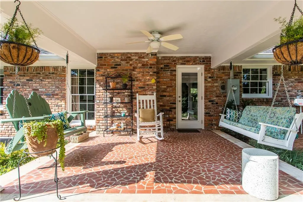 75 River Springs Drive, Atlanta, Georgia 30328, 4 Bedrooms Bedrooms, ,3 BathroomsBathrooms,Residential,Sold,75 River Springs Drive,6768896