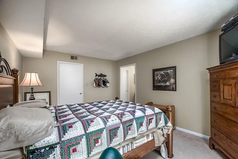 8740 Roswell Road Unit 7a, Sandy Springs, Georgia 30350, 2 Bedrooms Bedrooms, ,2 BathroomsBathrooms,Residential,Sold,8740 Roswell Road Unit 7a,5793897