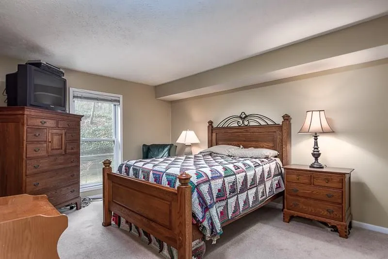 8740 Roswell Road Unit 7a, Sandy Springs, Georgia 30350, 2 Bedrooms Bedrooms, ,2 BathroomsBathrooms,Residential,Sold,8740 Roswell Road Unit 7a,5793897