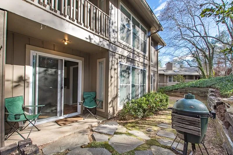 8740 Roswell Road Unit 7a, Sandy Springs, Georgia 30350, 2 Bedrooms Bedrooms, ,2 BathroomsBathrooms,Residential,Sold,8740 Roswell Road Unit 7a,5793897
