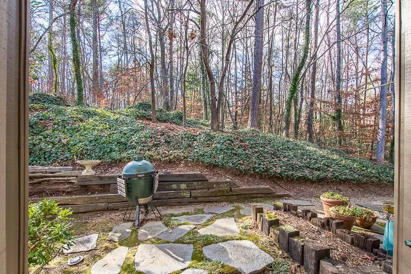 8740 Roswell Road Unit 7a, Sandy Springs, Georgia 30350, 2 Bedrooms Bedrooms, ,2 BathroomsBathrooms,Residential,Sold,8740 Roswell Road Unit 7a,5793897