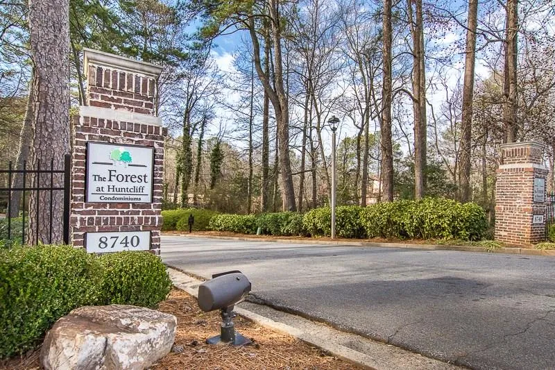 8740 Roswell Road Unit 7a, Sandy Springs, Georgia 30350, 2 Bedrooms Bedrooms, ,2 BathroomsBathrooms,Residential,Sold,8740 Roswell Road Unit 7a,5793897