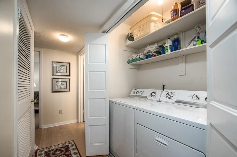 8740 Roswell Road Unit 7a, Sandy Springs, Georgia 30350, 2 Bedrooms Bedrooms, ,2 BathroomsBathrooms,Residential,Sold,8740 Roswell Road Unit 7a,5793897