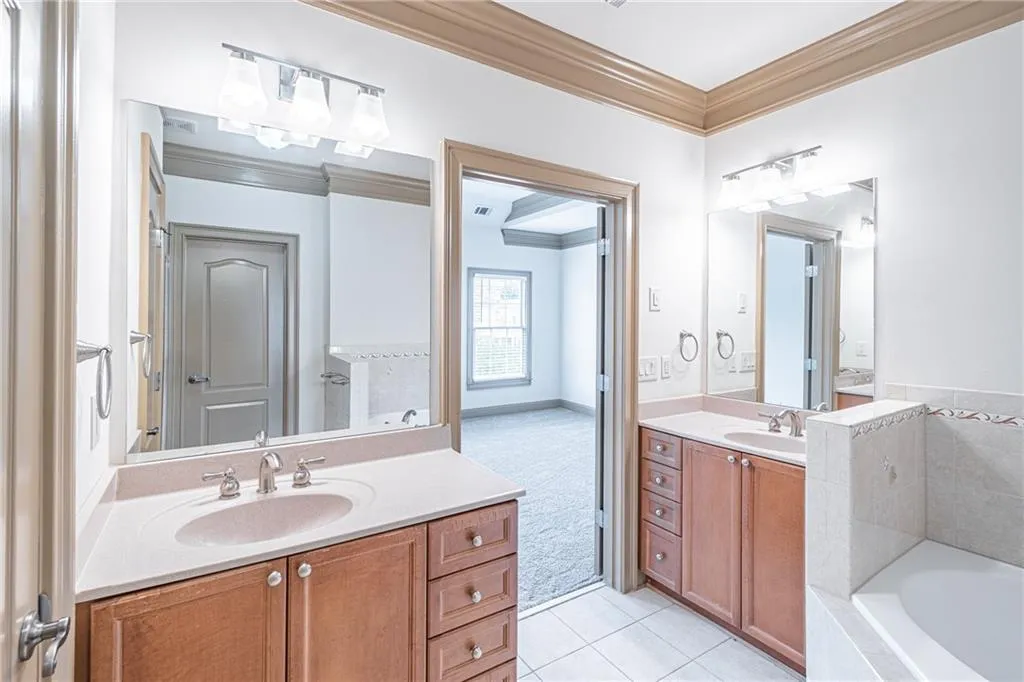 985 Pearl Point, Atlanta, Georgia 30328, 3 Bedrooms Bedrooms, ,3 BathroomsBathrooms,Residential,Sold,985 Pearl Point,7464038
