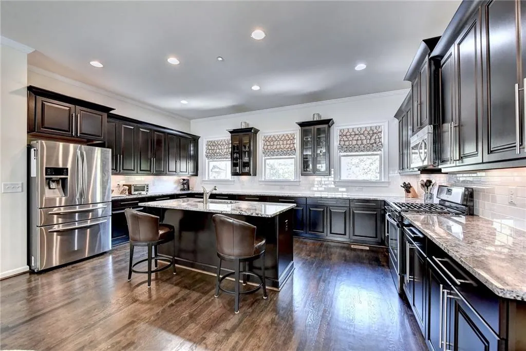 909 Dumaine Trace, Atlanta, Georgia 30328, 3 Bedrooms Bedrooms, ,3 BathroomsBathrooms,Residential,Sold,909 Dumaine Trace,6805509