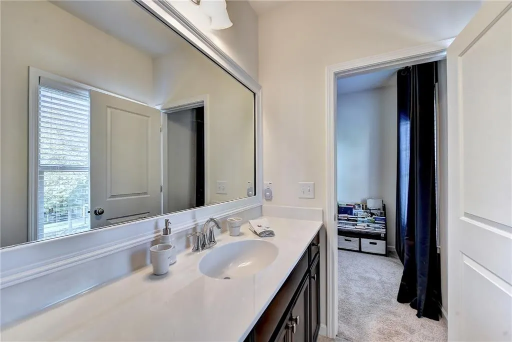 909 Dumaine Trace, Atlanta, Georgia 30328, 3 Bedrooms Bedrooms, ,3 BathroomsBathrooms,Residential,Sold,909 Dumaine Trace,6805509