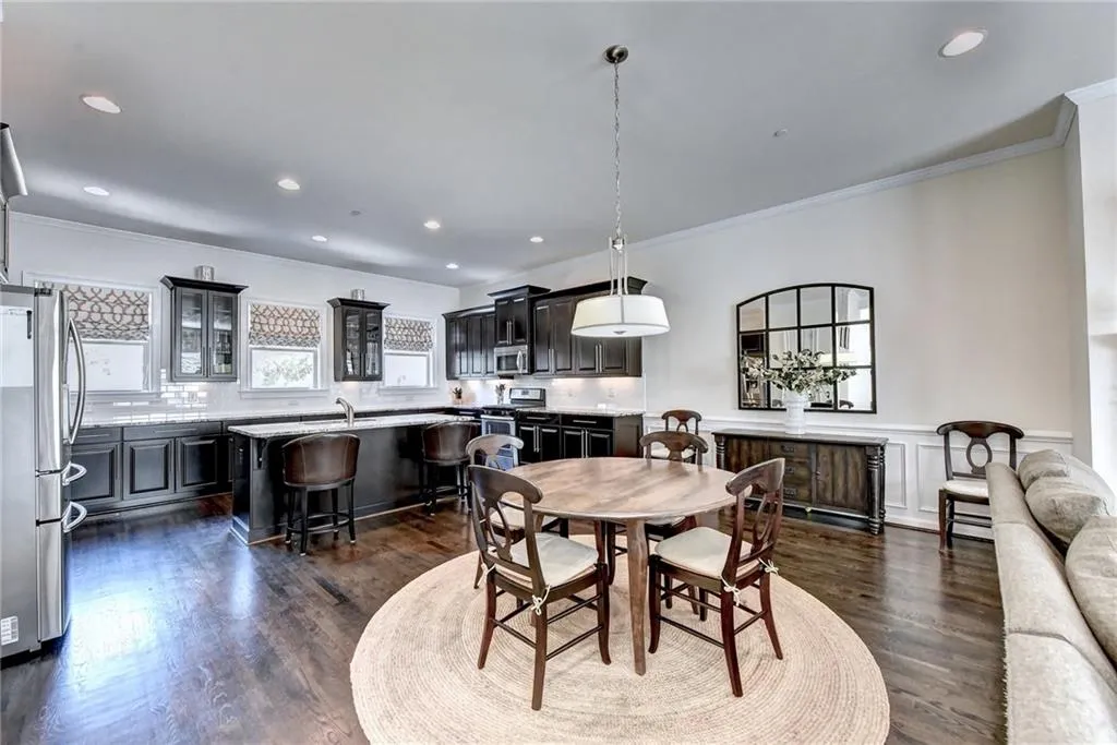 909 Dumaine Trace, Atlanta, Georgia 30328, 3 Bedrooms Bedrooms, ,3 BathroomsBathrooms,Residential,Sold,909 Dumaine Trace,6805509