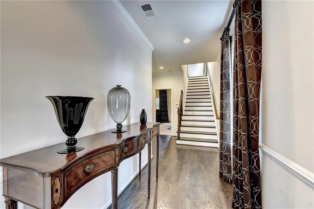 909 Dumaine Trace, Atlanta, Georgia 30328, 3 Bedrooms Bedrooms, ,3 BathroomsBathrooms,Residential,Sold,909 Dumaine Trace,6805509