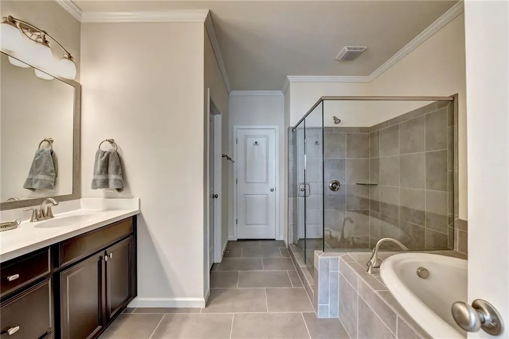 909 Dumaine Trace, Atlanta, Georgia 30328, 3 Bedrooms Bedrooms, ,3 BathroomsBathrooms,Residential,Sold,909 Dumaine Trace,6805509