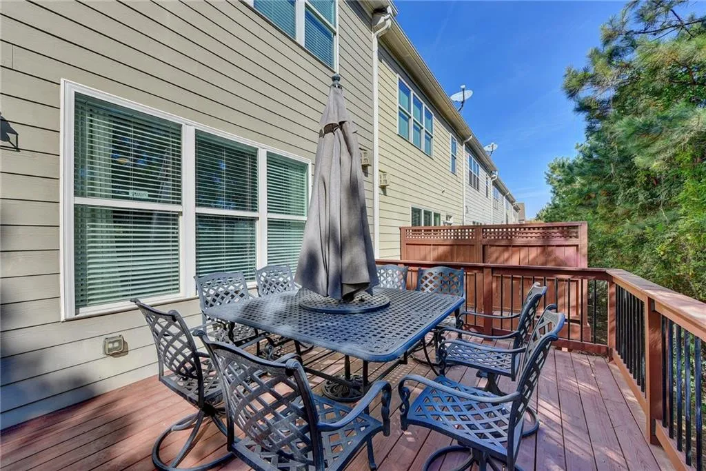 909 Dumaine Trace, Atlanta, Georgia 30328, 3 Bedrooms Bedrooms, ,3 BathroomsBathrooms,Residential,Sold,909 Dumaine Trace,6805509