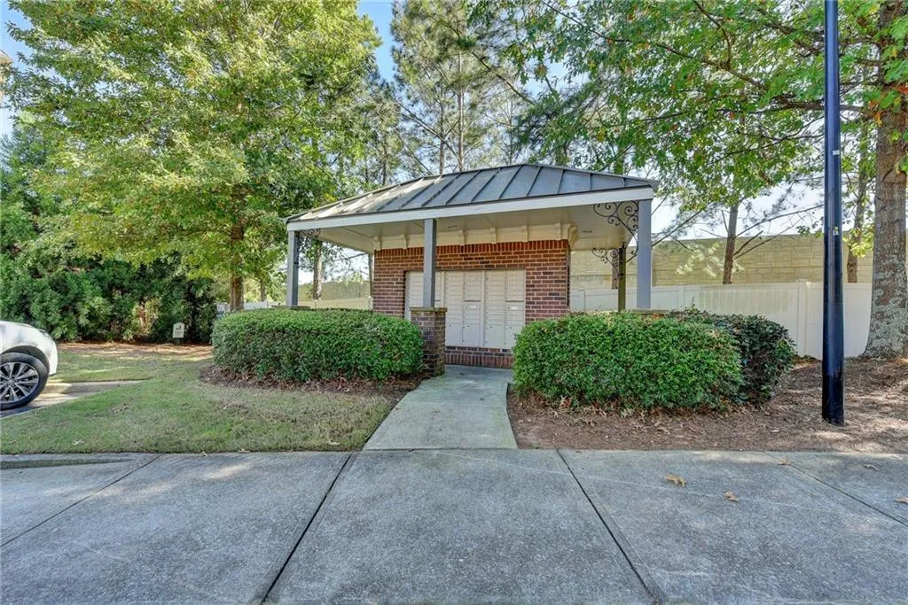 909 Dumaine Trace, Atlanta, Georgia 30328, 3 Bedrooms Bedrooms, ,3 BathroomsBathrooms,Residential,Sold,909 Dumaine Trace,6805509