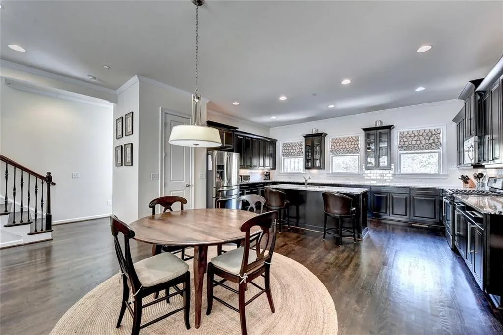 909 Dumaine Trace, Atlanta, Georgia 30328, 3 Bedrooms Bedrooms, ,3 BathroomsBathrooms,Residential,Sold,909 Dumaine Trace,6805509