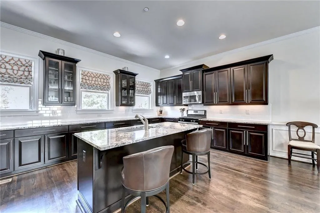 909 Dumaine Trace, Atlanta, Georgia 30328, 3 Bedrooms Bedrooms, ,3 BathroomsBathrooms,Residential,Sold,909 Dumaine Trace,6805509