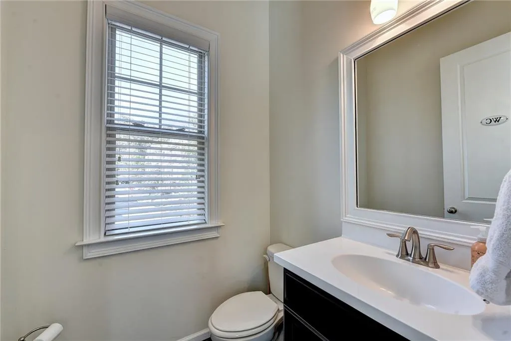 909 Dumaine Trace, Atlanta, Georgia 30328, 3 Bedrooms Bedrooms, ,3 BathroomsBathrooms,Residential,Sold,909 Dumaine Trace,6805509