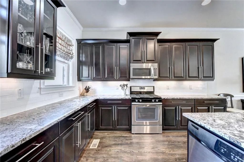 909 Dumaine Trace, Atlanta, Georgia 30328, 3 Bedrooms Bedrooms, ,3 BathroomsBathrooms,Residential,Sold,909 Dumaine Trace,6805509