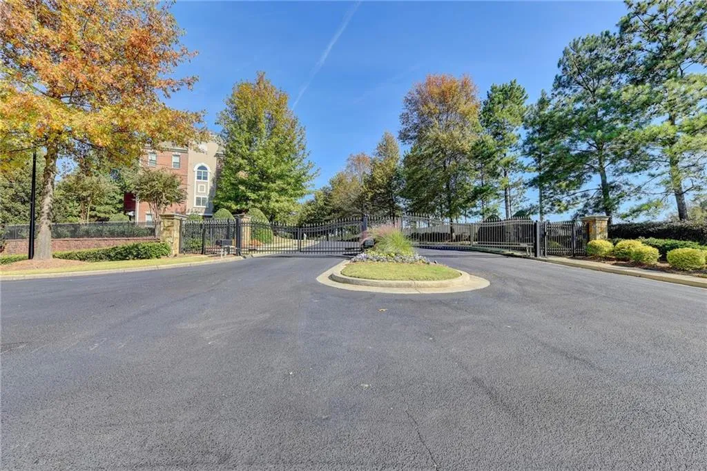 909 Dumaine Trace, Atlanta, Georgia 30328, 3 Bedrooms Bedrooms, ,3 BathroomsBathrooms,Residential,Sold,909 Dumaine Trace,6805509