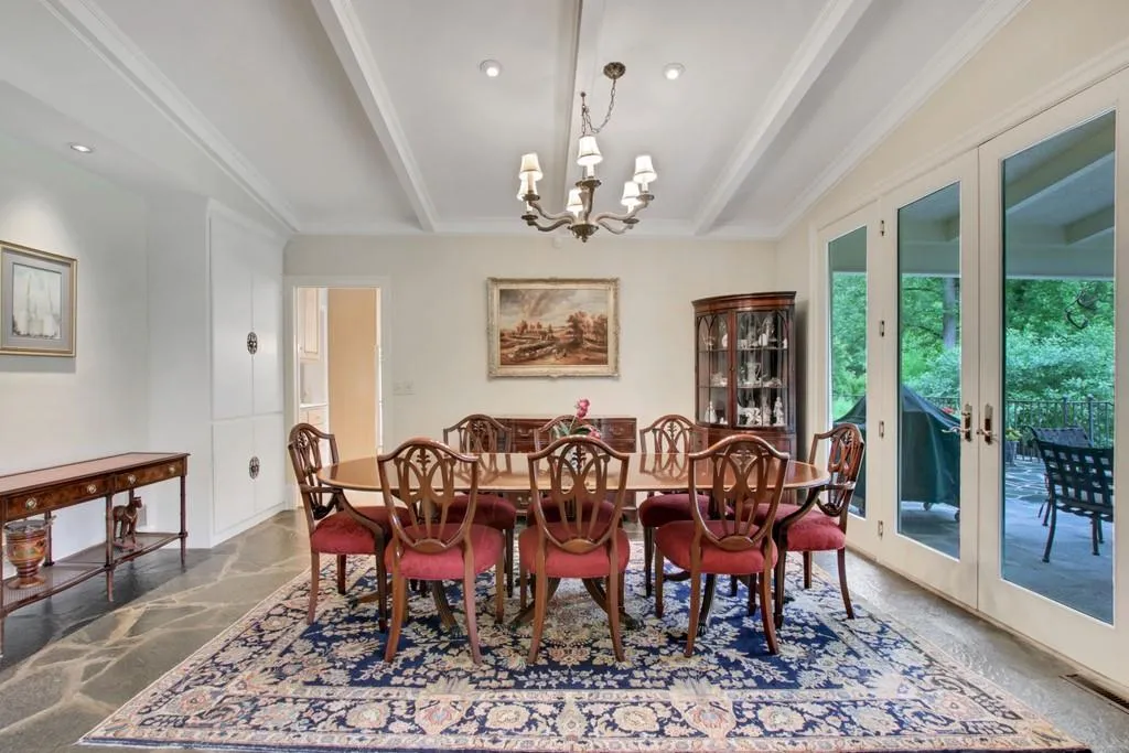 5005 Jett Road Nw, Atlanta, Georgia 30327, 3 Bedrooms Bedrooms, ,4 BathroomsBathrooms,Residential,Sold,5005 Jett Road Nw,6731425