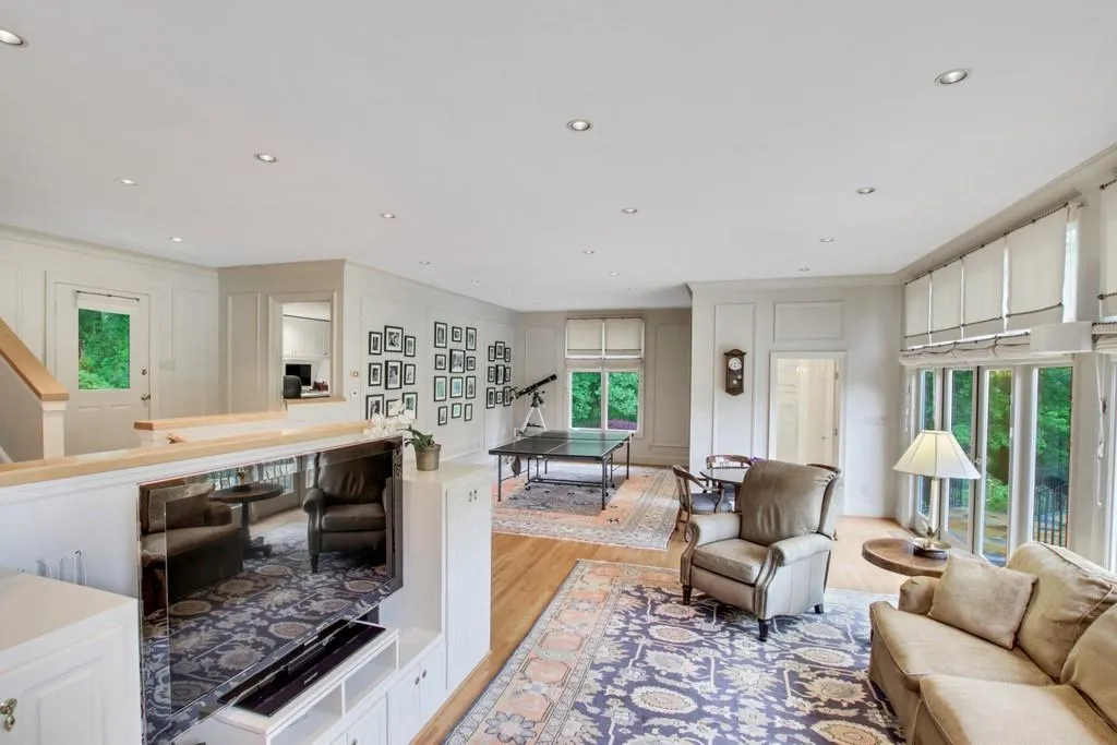 5005 Jett Road Nw, Atlanta, Georgia 30327, 3 Bedrooms Bedrooms, ,4 BathroomsBathrooms,Residential,Sold,5005 Jett Road Nw,6731425