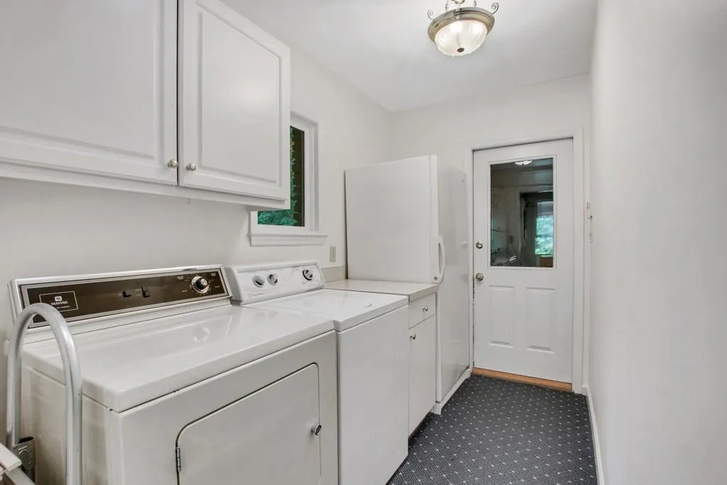 5005 Jett Road Nw, Atlanta, Georgia 30327, 3 Bedrooms Bedrooms, ,4 BathroomsBathrooms,Residential,Sold,5005 Jett Road Nw,6731425