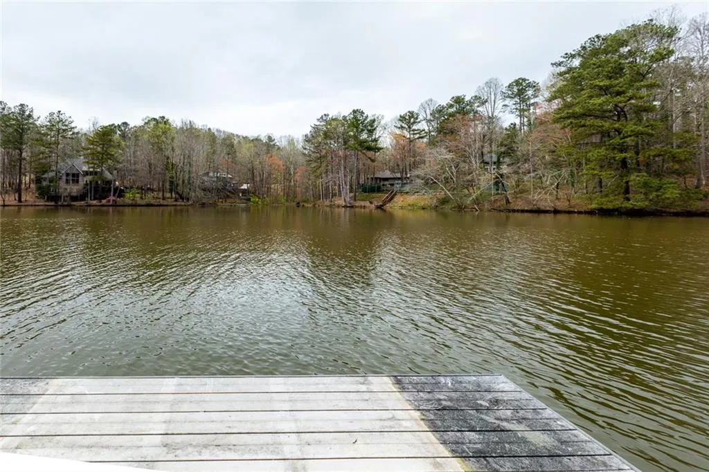 200 Grogans Lake Point, Sandy Springs, Georgia 30350, 5 Bedrooms Bedrooms, ,4 BathroomsBathrooms,Residential,Sold,200 Grogans Lake Point,5986773