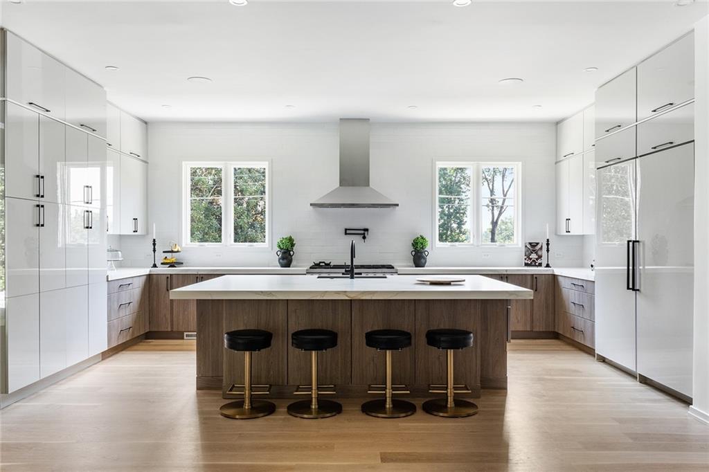 5475 Mt Vernon Pkwy, Sandy Springs, Georgia 30327, 5 Bedrooms Bedrooms, ,7 BathroomsBathrooms,Residential,Sold,5475 Mt Vernon Pkwy,7307267