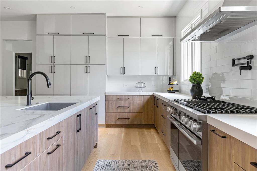 5475 Mt Vernon Pkwy, Sandy Springs, Georgia 30327, 5 Bedrooms Bedrooms, ,7 BathroomsBathrooms,Residential,Sold,5475 Mt Vernon Pkwy,7307267