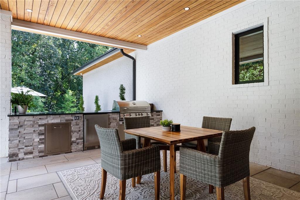 5475 Mt Vernon Pkwy, Sandy Springs, Georgia 30327, 5 Bedrooms Bedrooms, ,7 BathroomsBathrooms,Residential,Sold,5475 Mt Vernon Pkwy,7307267