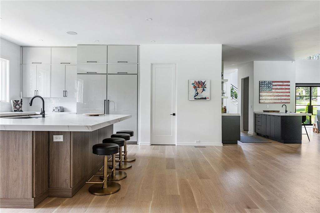 5475 Mt Vernon Pkwy, Sandy Springs, Georgia 30327, 5 Bedrooms Bedrooms, ,7 BathroomsBathrooms,Residential,Sold,5475 Mt Vernon Pkwy,7307267