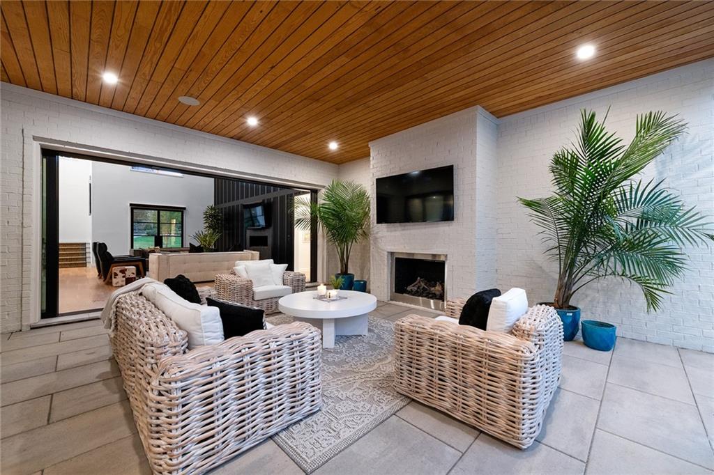 5475 Mt Vernon Pkwy, Sandy Springs, Georgia 30327, 5 Bedrooms Bedrooms, ,7 BathroomsBathrooms,Residential,Sold,5475 Mt Vernon Pkwy,7307267