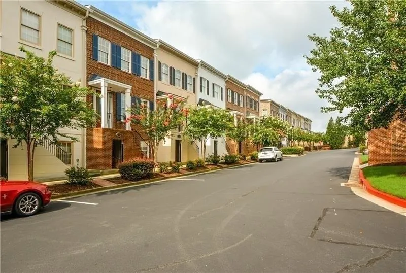 1035 Pearl Point Ne, Sandy Springs, Georgia 30328, 4 Bedrooms Bedrooms, ,3 BathroomsBathrooms,Residential,Sold,1035 Pearl Point Ne,6074308