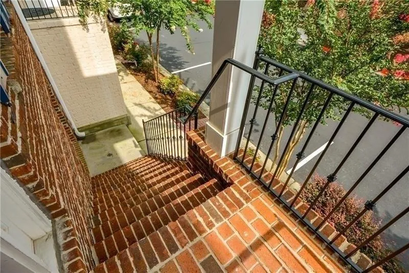 1035 Pearl Point Ne, Sandy Springs, Georgia 30328, 4 Bedrooms Bedrooms, ,3 BathroomsBathrooms,Residential,Sold,1035 Pearl Point Ne,6074308