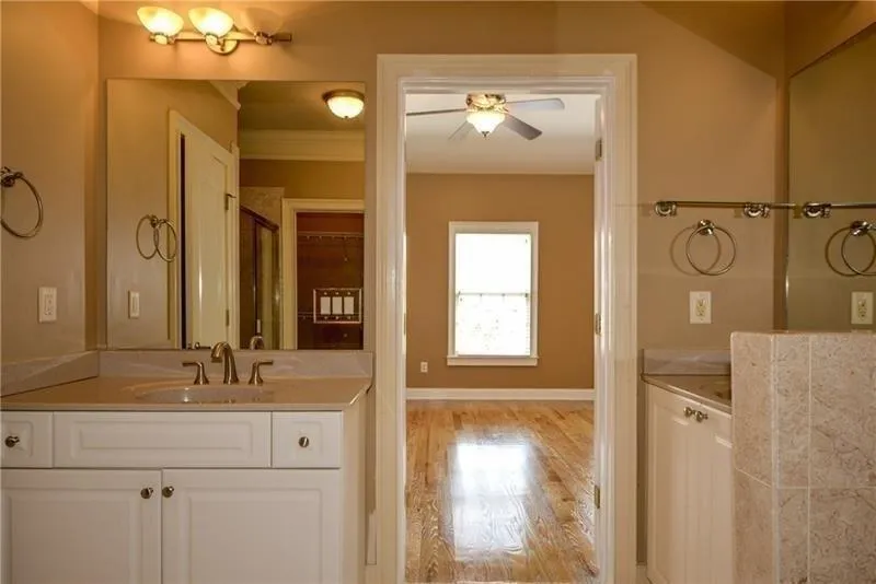 1035 Pearl Point Ne, Sandy Springs, Georgia 30328, 4 Bedrooms Bedrooms, ,3 BathroomsBathrooms,Residential,Sold,1035 Pearl Point Ne,6074308