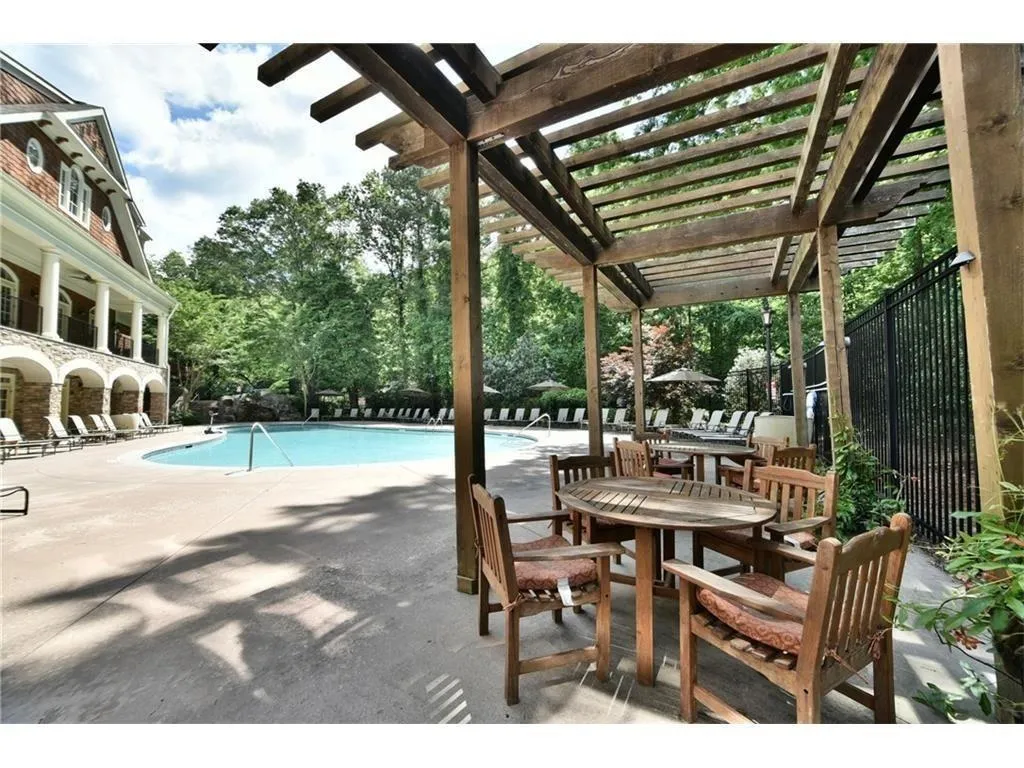 200 River Vista Drive Unit 303, Atlanta, Georgia 30339, 2 Bedrooms Bedrooms, ,2 BathroomsBathrooms,Residential,Sold,200 River Vista Drive Unit 303,6819380