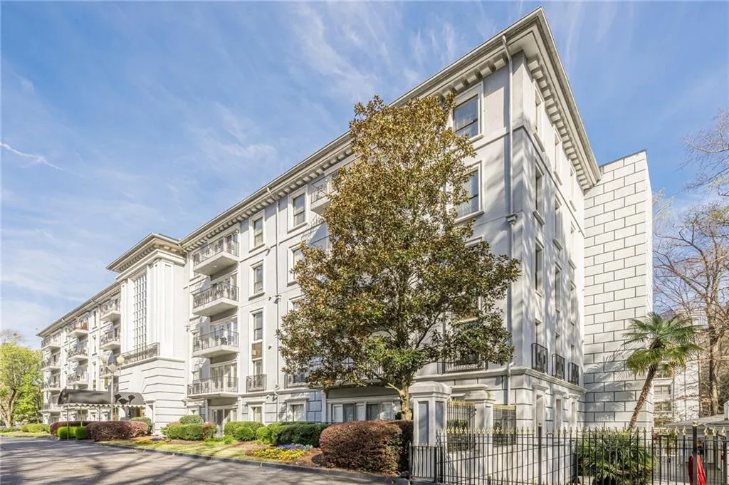 View of apartment building / complex