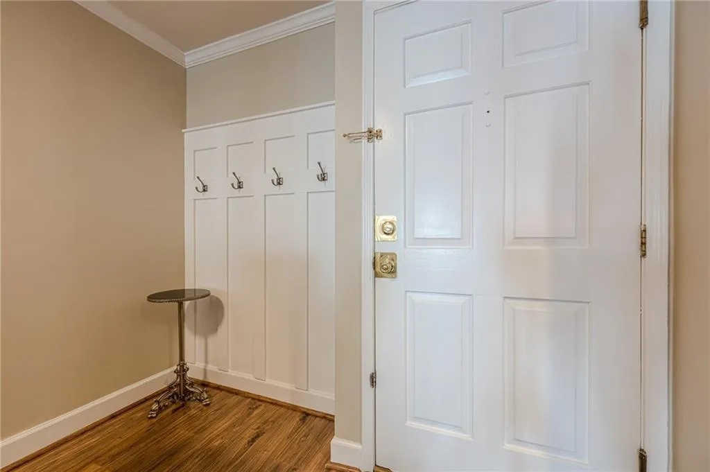 3201 Lenox Road Ne Unit 16, Atlanta, Georgia 30324, 1 Bedroom Bedrooms, ,1 BathroomBathrooms,Residential,For Sale,3201 Lenox Road Ne Unit 16,7611774